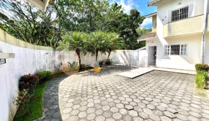 Sobrado com 2 dormitórios à venda, 75 m² por R$ 420.000,00 - Cidade Jardim - Caraguatatuba/SP