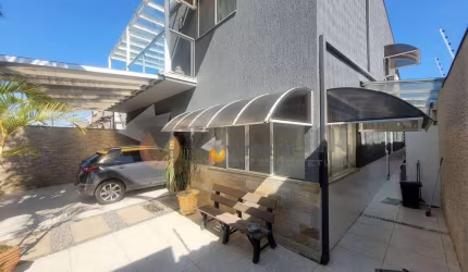 Sobrado com 3 dormitórios à venda, 250 m² por R$ 1.560.000,00 - Balneário Recanto Do Sol - Caraguatatuba/SP