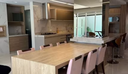 Casas/Sobrados em Cond., Santo Inácio  em Cascavel/PR