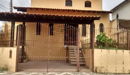 Casa com 4 quartos à venda na Rua Guaxupé, Cidade Edson, Suzano, 223 m2 por R$ 600.000