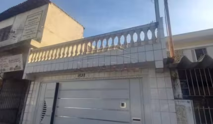 Casa com 3 quartos à venda na Avenida Antônio Marques Figueira, Vila Figueira, Suzano, 190 m2 por R$ 750.000