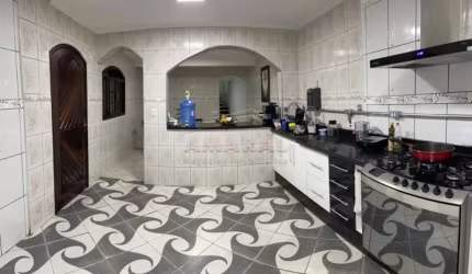 Casa com 3 quartos à venda na Rua da Ametista, Jardim Monte Cristo, Suzano, 240 m2 por R$ 600.000