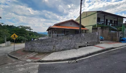 Casa com 2 dormitórios à venda, 196 m² por R$ 690.000,00 - Escola Agrícola - Blumenau/SC
