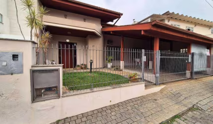 Casa com 4 dormitórios à venda, 190 m² por R$ 700.000,00 - Escola Agrícola - Blumenau/SC