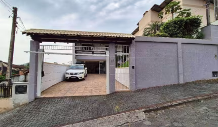 Casa com 4 dormitórios à venda, 290 m² por R$ 1.400.000,00 - Água Verde - Blumenau/SC