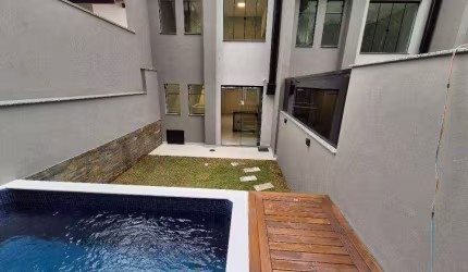 Casa com 3 dormitórios à venda, 143 m² por R$ 810.000,00 - Água Verde - Blumenau/SC