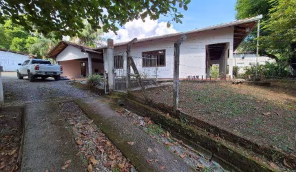 Casa com 3 dormitórios para alugar, 209 m² por R$ 2.690,00/mês - Badenfurt - Blumenau/SC