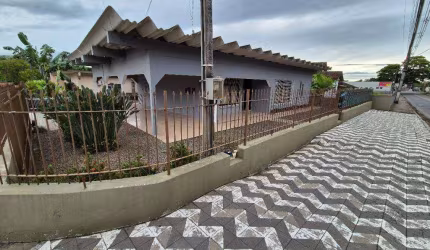 Casa com 3 dormitórios, 240 m² - venda por R$ 800.000,00 ou aluguel por R$ 3.980,00/mês - Velha - Blumenau/SC