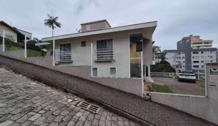 Casa com 3 dormitórios à venda, 204 m² por R$ 1.500.000,00 - Itoupava Seca - Blumenau/SC