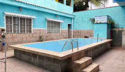 Casa com 2 quartos à venda em Santíssimo - RJ