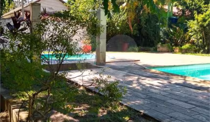Sítio com 4 quartos à venda em Santa Cruz - RJ