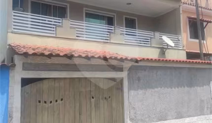 Casa com 4 quartos à venda em Santíssimo - RJ