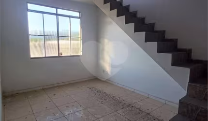 Apartamento com 2 quartos para locação em Santíssimo - RJ