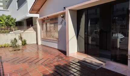 Casa comercial à venda na Rua Vereador Batista Pereira, 653, Estreito, Florianópolis por R$ 1.000.000
