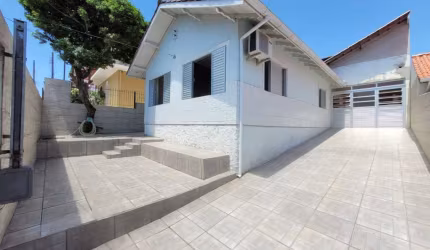 Casa com 4 quartos à venda na Rua Caibi, 34, Bela Vista, São José por R$ 649.900