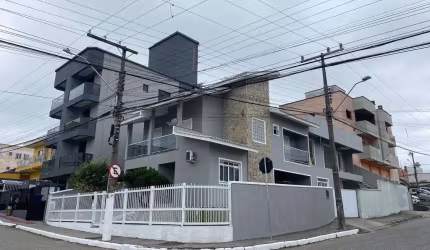Casa com 3 quartos à venda na Rua Manoel Marques Júnior, 132, Serraria, São José por R$ 1.785.000