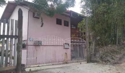 Casa com 2 quartos à venda na Rua Carlito Farias, 23, Praia de Fora, Palhoça por R$ 799.000