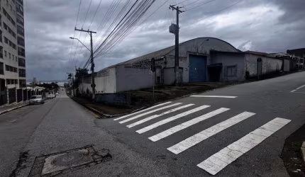Barracão / Galpão / Depósito à venda na Coqueiros, 96, Bela Vista, São José por R$ 5.000.000