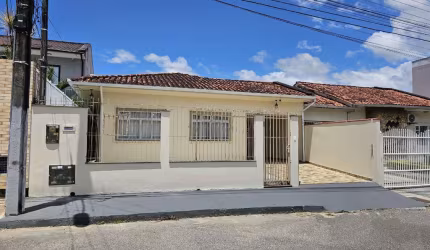 Casa com 3 quartos à venda na Ribatejo, 220, Forquilhas, São José por R$ 595.000