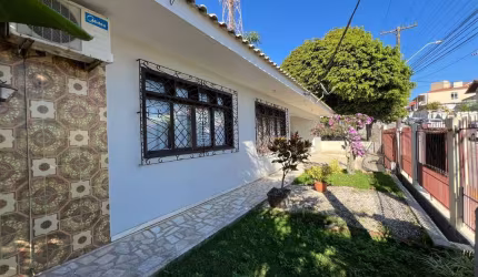 Casa com 3 quartos à venda na Rua Cândido Amaro Damásio, 651, Jardim Cidade de Florianópolis, São José por R$ 1.490.000