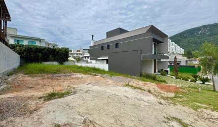Terreno em condomínio fechado à venda na Rua Lagoinha, 65, Pedra Branca, Palhoça por R$ 900.000