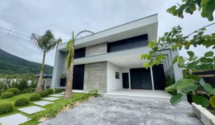 Casa em condomínio fechado com 3 quartos à venda na Rua Lagoinha, 65, Pedra Branca, Palhoça por R$ 2.550.000