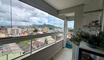 Apartamento com 3 quartos à venda na Prefeito Cantidio Virissimo, 321, Universitários, Biguaçu por R$ 590.000