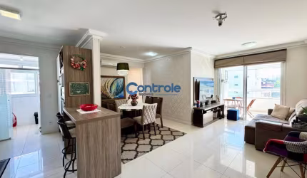 Apartamento com 3 quartos à venda na Rua Manoel Loureiro, 431, Barreiros, São José por R$ 790.000