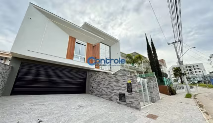Casa com 3 quartos à venda na Avenida dos Lagos, 31, Pedra Branca, Palhoça por R$ 2.250.000