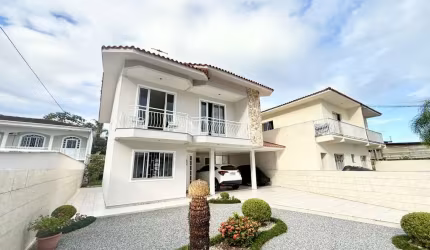 Casa com 3 quartos à venda na Rua Graciliano Carlos de Quadros, 64, Centro, Palhoça por R$ 1.060.000