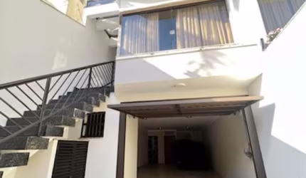 LINDO SOBRADO A VENDA NO JD TÊXTIL, 03 SUÍTES, 05 VAGAS, SEMI MOBILIADO !!