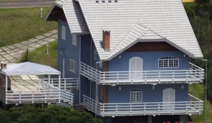 CASA EM CONDOMÍNIO FECHADO EM CAMPOS DO JORDÃO, MOBILIADO, CHURRASQUEIRA, 03 SUÍTES !!