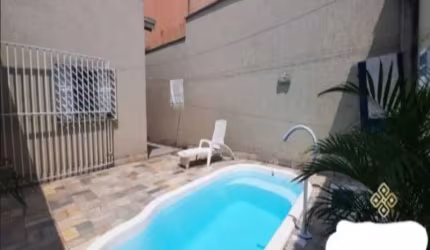 CASA TÉRREA A VENDA NA VILA SANTANA, PISCINA, CHURRASQUEIRA, 03 DORMITÓRIOS, 03 VAGAS ! ! !
