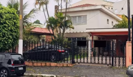 SOBRADO A VENDA NA VL ANTONINA, COM 12 METROS DE FRENTE, 07 VAGAS !!