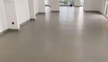 LAJE COMERCIAL NOVA PARA VENDA OU  LOCAÇÃO, ANDAR ALTO, NUNCA HABITADA, 06 VAGAS !!