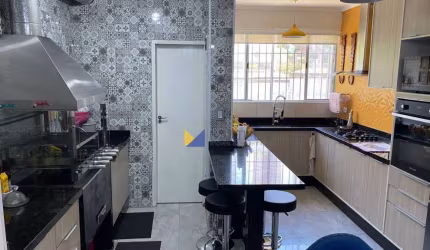 Sobrado com 3 dormitórios à venda, 132 m² por R$ 610.000,00 - Vila Moreira - Guarulhos/SP