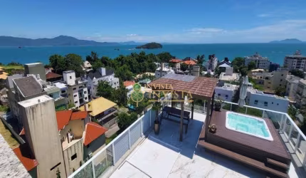 À venda na Praia de Canajurê! Triplex, Vista Mar, Terraço privativo, Mobiliado, 4 suítes e 2 vagas de garagem.