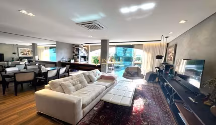 À venda em condomínio fechado de Alto Padrão! área gourmet, 3 quartos e localização privilegiada na Lagoa da Conceição.