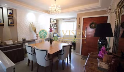 Casa com 214m² privativos, piscina, 3 quartos e 4 vagas de garagem.