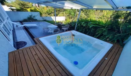 Locação | Alto Padrão, 485 m², hidromassagem, churrasqueira e 5 quartos - João Paulo, em Florianópolis.