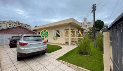 Casa com 145m² - À venda em Coqueiros.