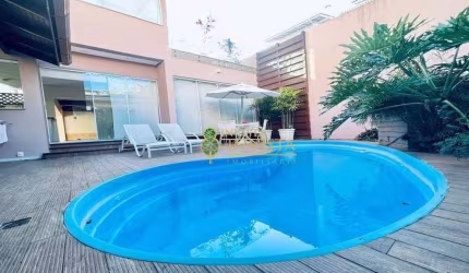 À venda no João Paulo! Casa com 4 suítes, piscina e 3 vagas de garagem.