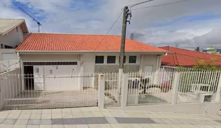 Semi mobiliado com terraço privativo, 4 quartos e 3 vagas à venda no bairro Canto.