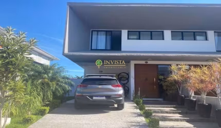 Casa de Alto Padrão com Piscina Privativa, Churrasqueira, 3 Suítes e 2 Vagas – À Venda na Cachoeira do Bom Jesus