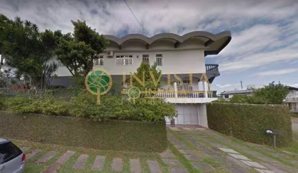 À venda com piscina privativa - Coqueiros, Florianópolis.