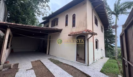 À venda | 4 quartos sendo 2 suítes e 2 vagas de garagem - Saco dos Limões, em Florianópolis.