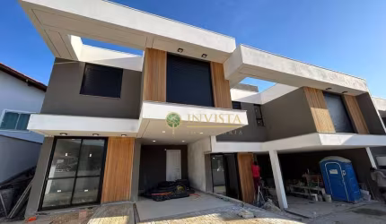 Casa de 2 pavimentos com 3 suítes em Santo Antônio de Lisboa.