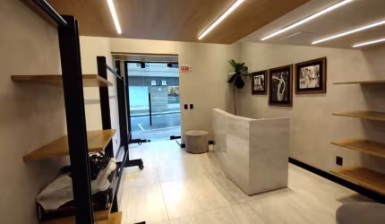 Para Locação - 67m² de área privativa, Mobiliado e com Mezanino - Centro de Florianópolis