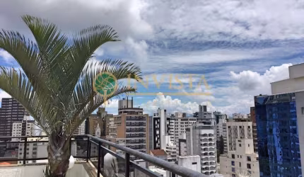 Triplex de 200m², 2 suítes, terraço com churrasqueira e vista parcial Mar - Á venda no Centro de Florianópolis