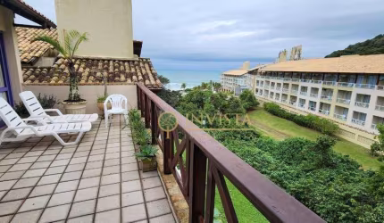 Sacada ampla com churrasqueira e vista mar, ático com hidromassagem, 4 quartos e lazer completo à venda no Costão do Santinho.